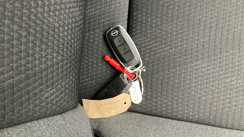 Nissan Qashqai 1.3 DiG-T MH N-Connecta [Glass Roof] 5dr Petrol Hatchback